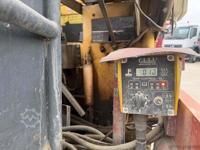 Radfertiger Dynapac F121-6W