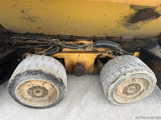 Radfertiger Dynapac F121-6W