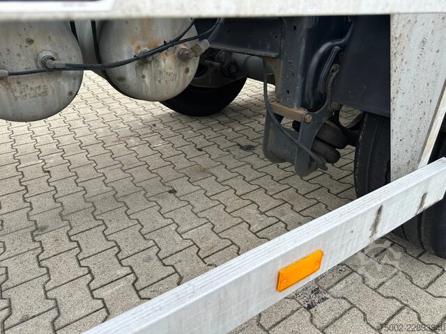Containertransport Van Hool 20FT ADR CHASSIS / empty weight 3.300kg / SAF D...