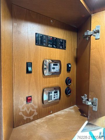 Cattle truck SCANIA Pferdetransporter