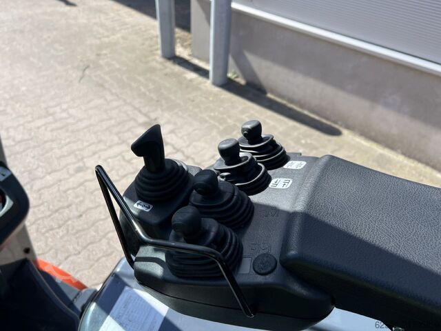 Electric 3-wheel forklift Toyota 8 FBE 16 T / 410 Std.!