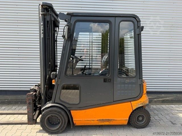 Electric 4-wheel forklift Still R60-30