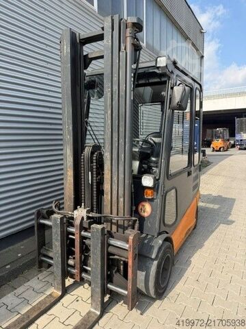 Electric 4-wheel forklift Still R60-30