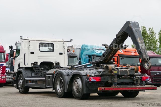 Roll-off tipper truck SCANIA P370 Abrollkipper Meiller Lift-/Lenkachse Kamera
