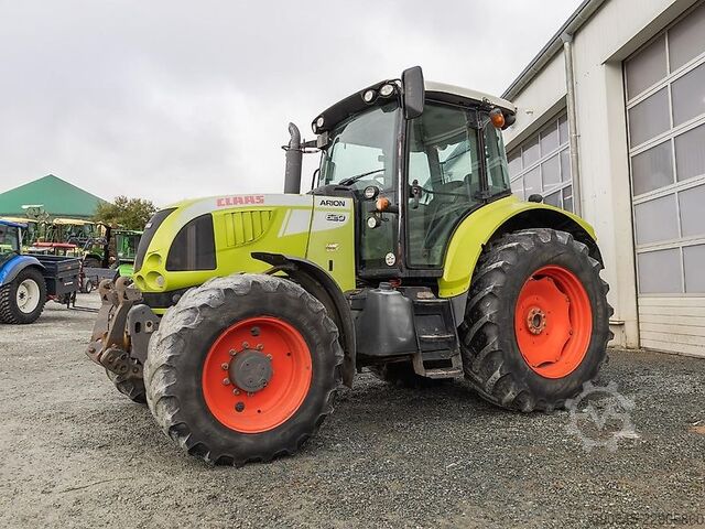 Traktor Claas Arion 620