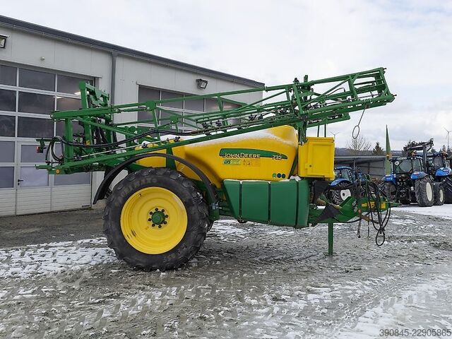 Pflanzenschutzmaschine John Deere 732