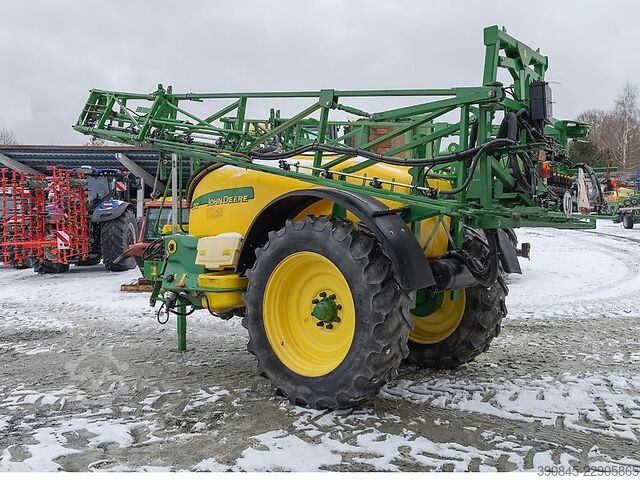 Pflanzenschutzmaschine John Deere 732