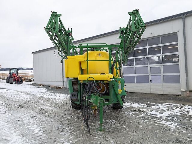 Pflanzenschutzmaschine John Deere 732