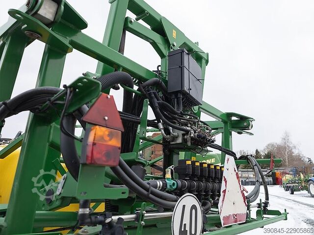 Pflanzenschutzmaschine John Deere 732