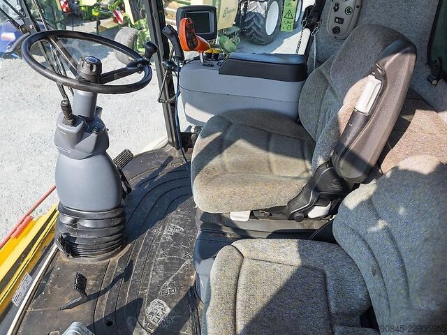 Combine harvester New Holland CX 840