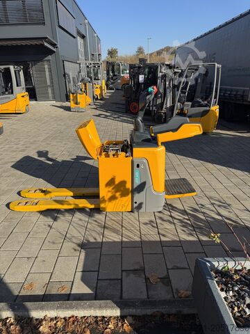 Electric Pallet Trucks Jungheinrich ERE 120 KP