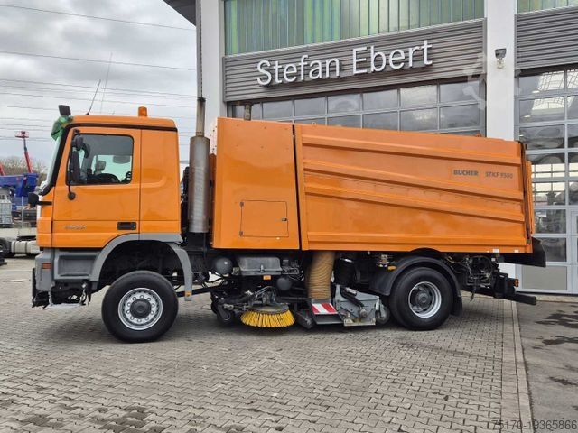 Kehrmaschine MERCEDES-BENZ Actros 2032 A 4x4 Bucher STKF 9500 Airport 30x