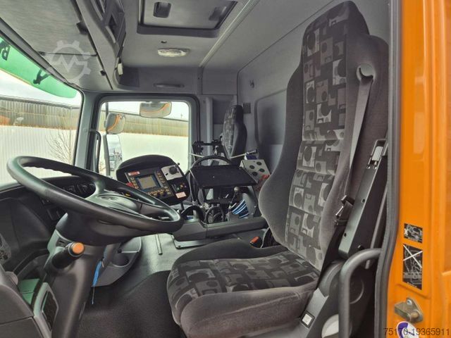 Kehrmaschine MERCEDES-BENZ Actros 2032 A 4x4 Bucher STKF 9500 Airport 30x