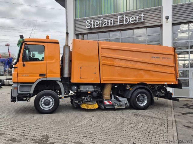 Kehrmaschine MERCEDES-BENZ Actros 2032 A 4x4 Bucher STKF 9500 Airport 30x