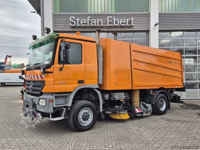 Kehrmaschine MERCEDES-BENZ Actros 2032 A 4x4 Bucher STKF 9500 Airport 30x