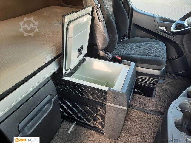 Volumen SZM MERCEDES-BENZ 1851 LS Giga Retarder Standklima ATM bei 381 TKM