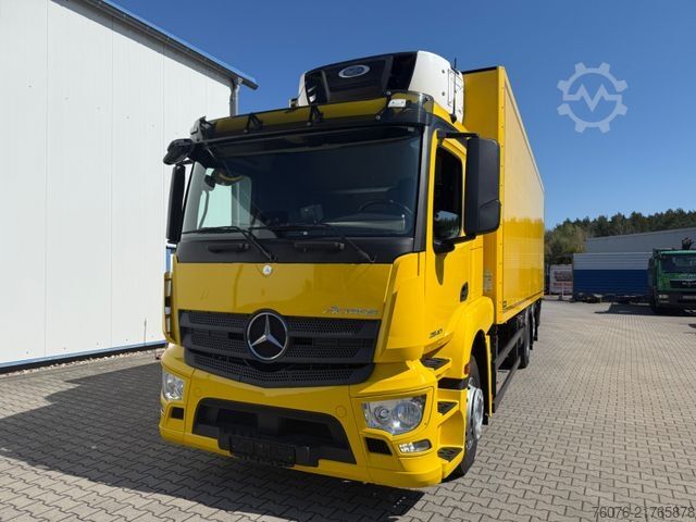 Refrigerated truck MERCEDES-BENZ 2540 LL 6x2/4 Kühlkoffer 8.2m LBW 2,5t  Carrier