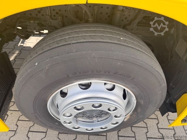 Refrigerated truck MERCEDES-BENZ 2540 LL 6x2/4 Kühlkoffer 8.2m LBW 2,5t  Carrier