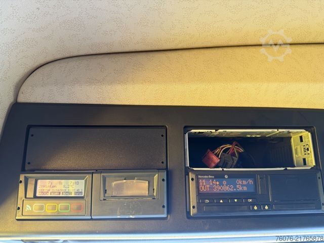 Refrigerated truck MERCEDES-BENZ 2540 LL 6x2/4 Kühlkoffer 8.2m LBW 2,5t  Carrier