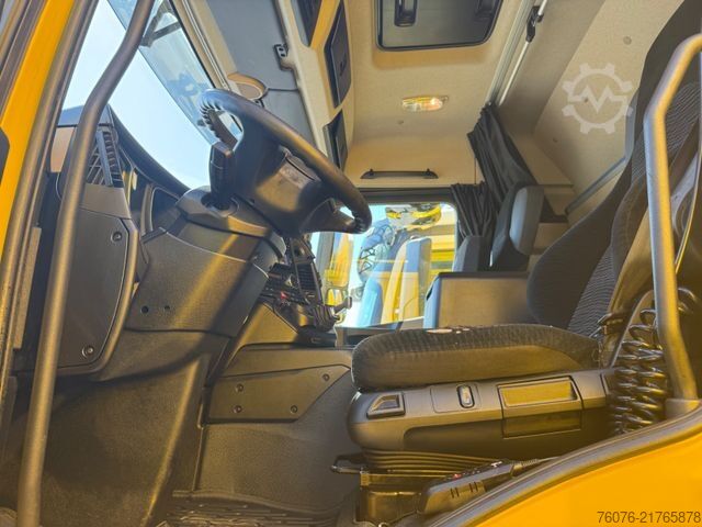 Refrigerated truck MERCEDES-BENZ 2540 LL 6x2/4 Kühlkoffer 8.2m LBW 2,5t  Carrier