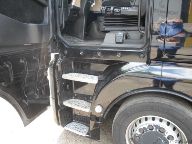 Volume tractor unit MAN TGX 18.510