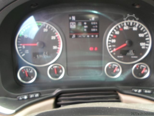 Volume tractor unit MAN TGX 18.510