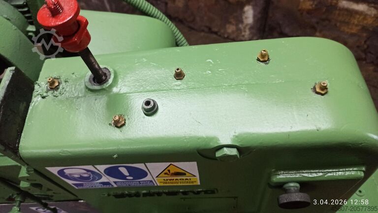 Schleifmaschine/Schärfgerät für Bandsägeblätter BR szlifierka ostrzałka do pił trakowych br szlifierka ostrzałka do pił trakowych br