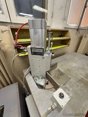 Case maker Kolbus DA-270 Casemaker