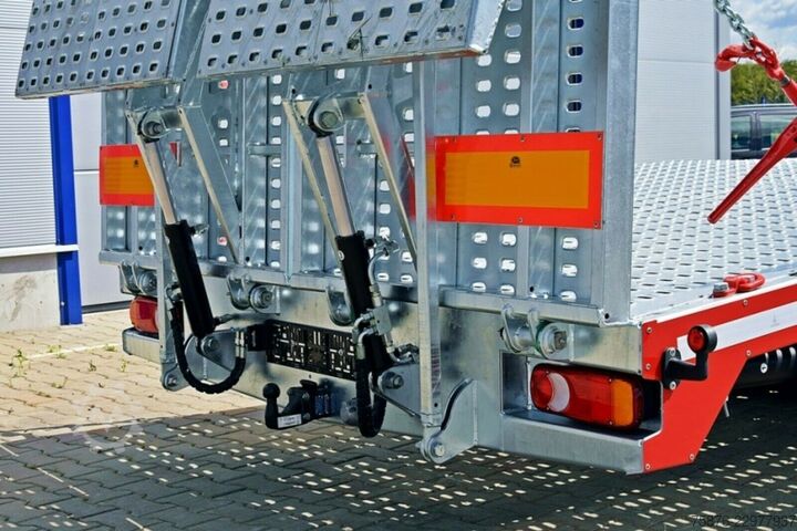 Autotransporter LKW DAF LF 210 FA G10 Maschinentransporter 620x245