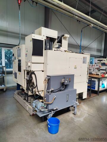 Vertikales Bearbeitungszentrum Okuma MB-46 / 4.Achs
