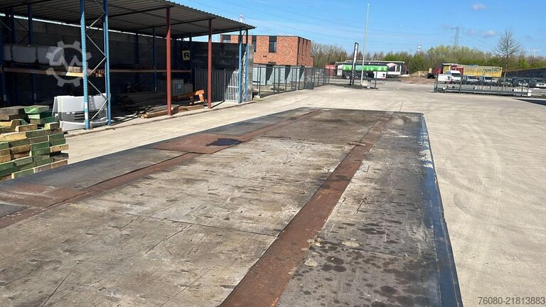 Flatbed Samro ST39 (DRUM BRAKES / FREINS TAMBOURS)