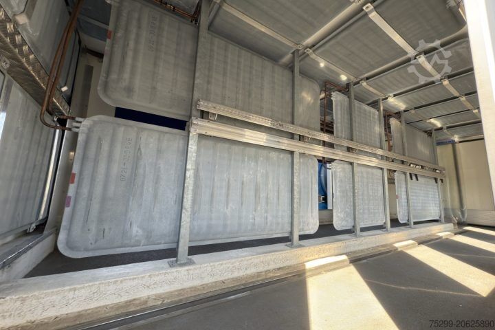 Refrigerated truck Mercedes-Benz Atego 1021 Eiswagen Hebebühne / Swiss-Vehicle