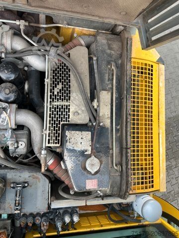 Mobile excavator LIEBHERR A 900 C ZW Litronic / 18.866h / 2008