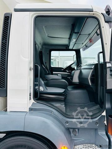 Box truck MAN TGM 18.290 BL Koffer 8,35m/LBW 3 to/ nur 190 tkm