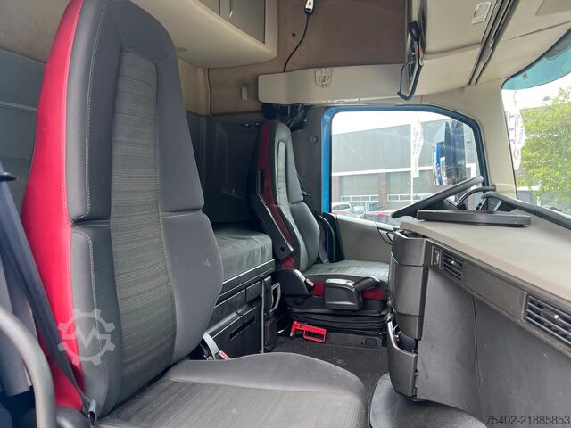 Standard tractor Volvo FH 13.500 Globetrotter / 6x2/4 / 2x Tank
