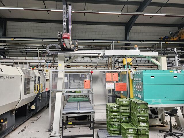 Injection molding machine Arburg Allrounder 520 S 1600-170