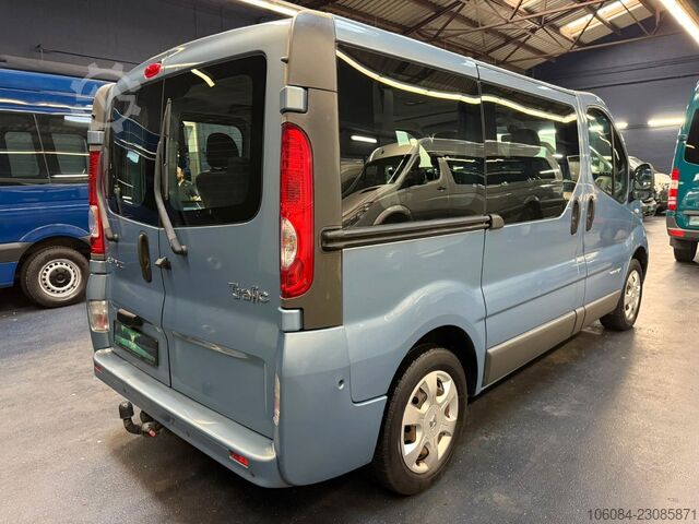 Minibus RENAULT Trafic 9 Sitze Klima 2.Hand PDC NAVI R-CAM AHK