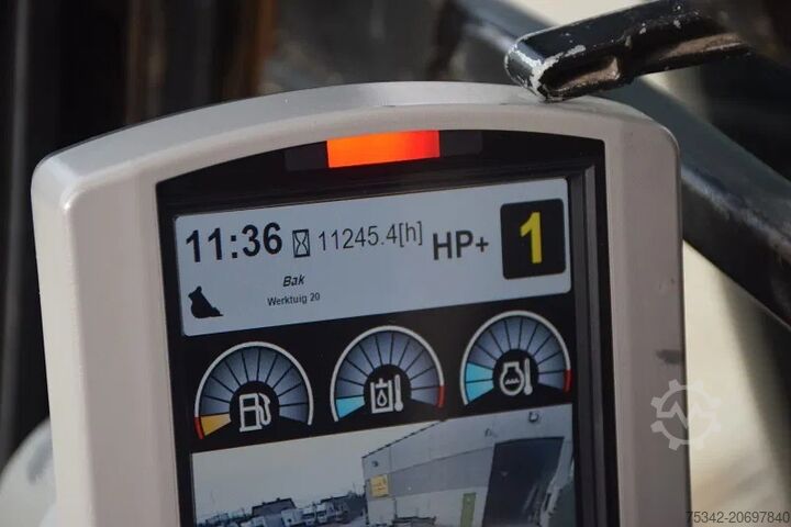 Crawler excavator Caterpillar 323E-stock id2