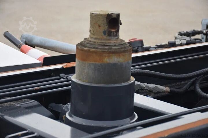 Crane truck Scania P280