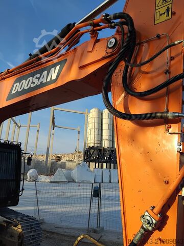 Crawler excavator DOSSAN DX300LC - 7K