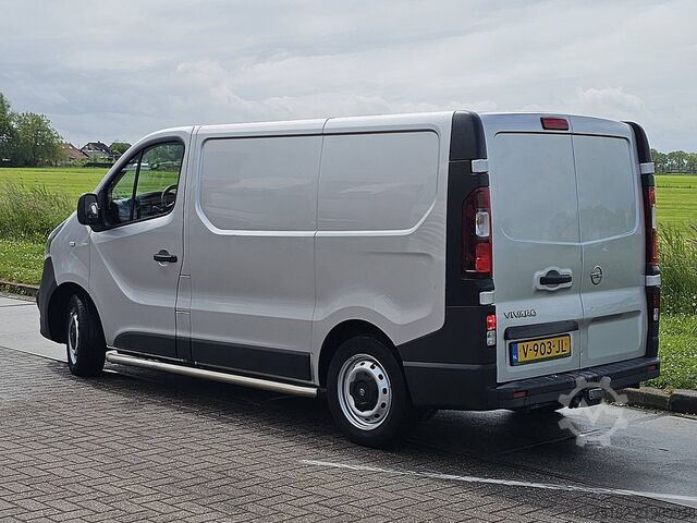 High-roof van OPEL VIVARO 1.6
