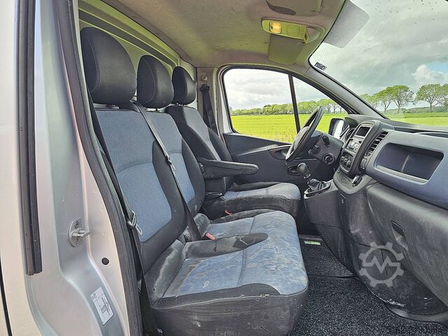 High-roof van OPEL VIVARO 1.6