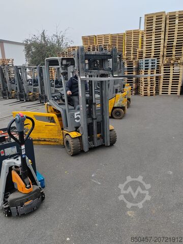 Electric - 4 wheels Jungheinrich EFG320 no battery ( 3 st paket )