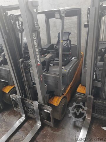 Electric - 4 wheels Jungheinrich EFG320 no battery ( 3 st paket )