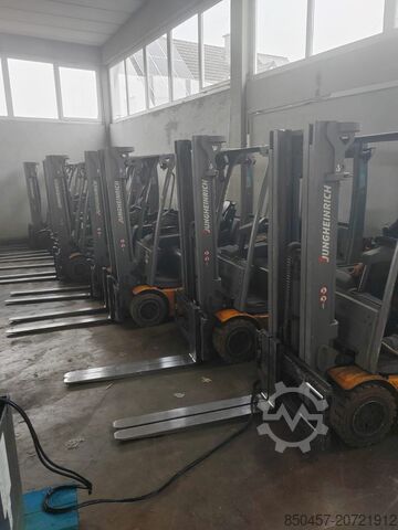 Electric - 4 wheels Jungheinrich EFG320 no battery ( 3 st paket )