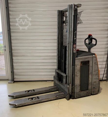 Palettenstapler Still EXV14I Initalhub Triplex