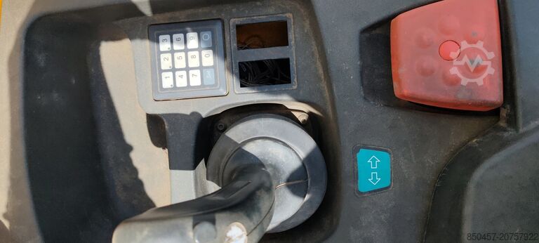 Sitz-Gabelhubwagen Jungheinrich ESE220 2400mm