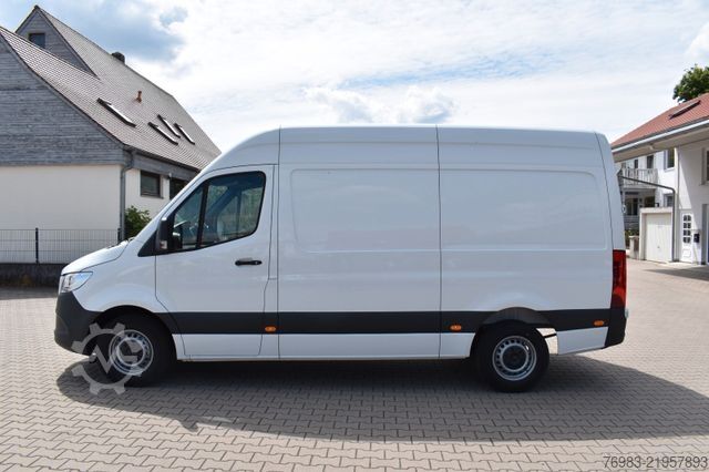 High top van MERCEDES-BENZ Sprinter 317 CDI 9 G-Tronic Hochraumkast. Abstan