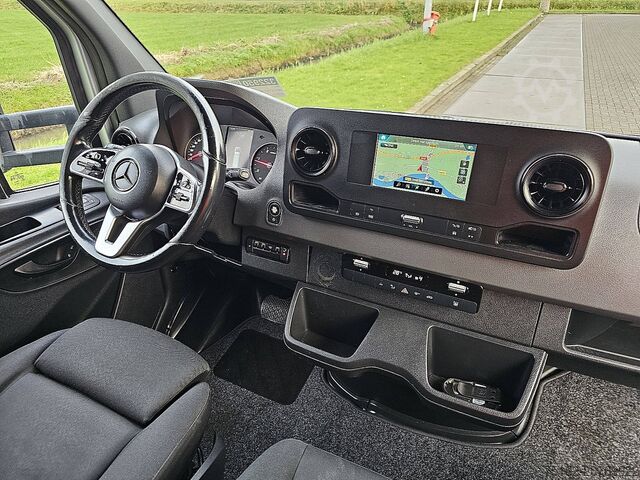 Koffer MERCEDES-BENZ SPRINTER 316 Bakwagen Laadklep!