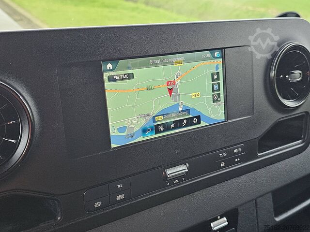 Koffer MERCEDES-BENZ SPRINTER 316 Bakwagen Laadklep!